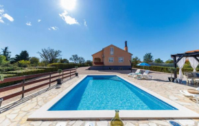 4 Bedroom Stunning Home In Stankovci
